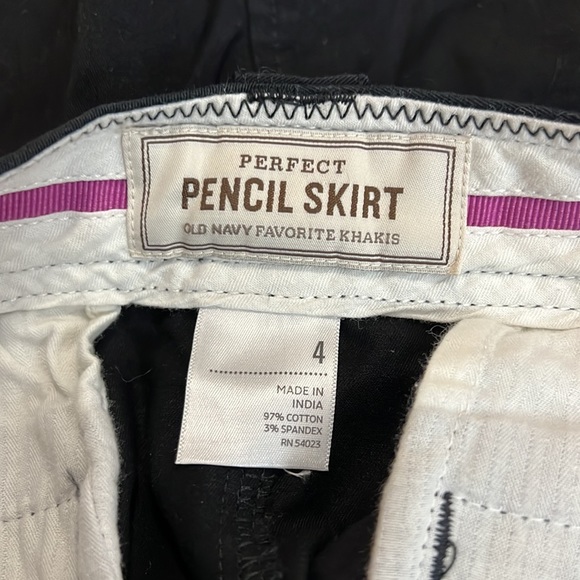 ****** Perfect Pencil Skirt by Old Navy ****** - Picture 6 of 6